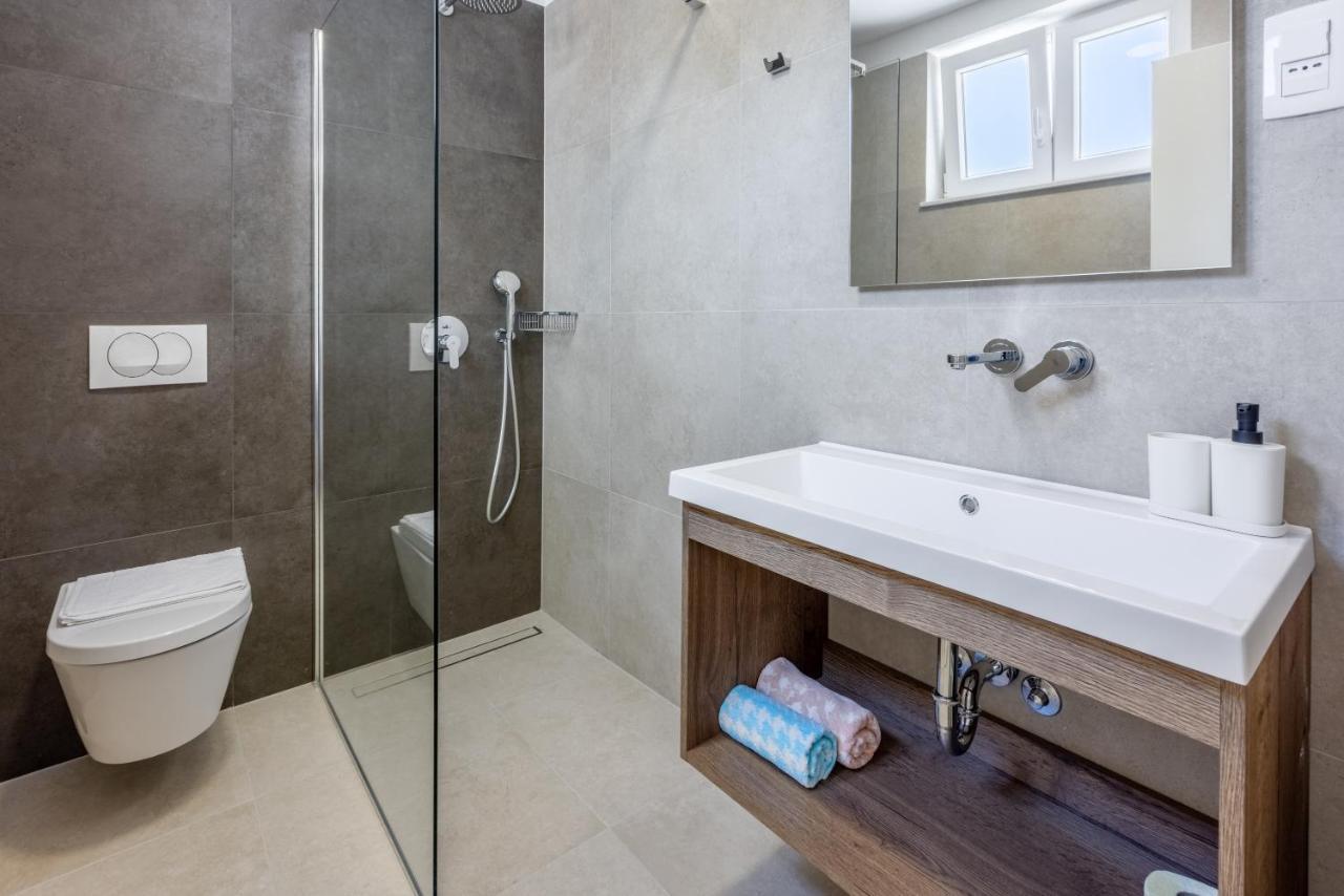 Luxury Apartments Lovorka 3 & 4***/**** Selce Exterior foto