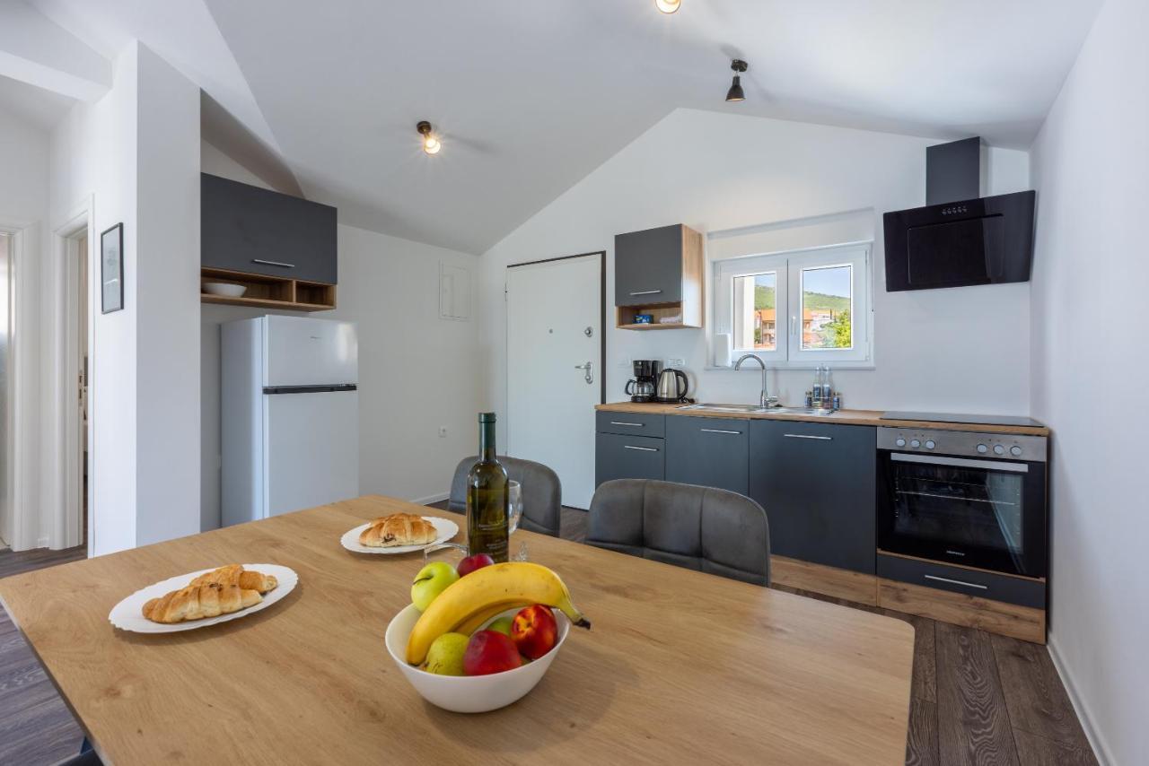 Luxury Apartments Lovorka 3 & 4***/**** Selce Exterior foto