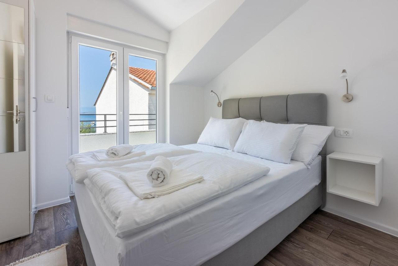 Luxury Apartments Lovorka 3 & 4***/**** Selce Exterior foto