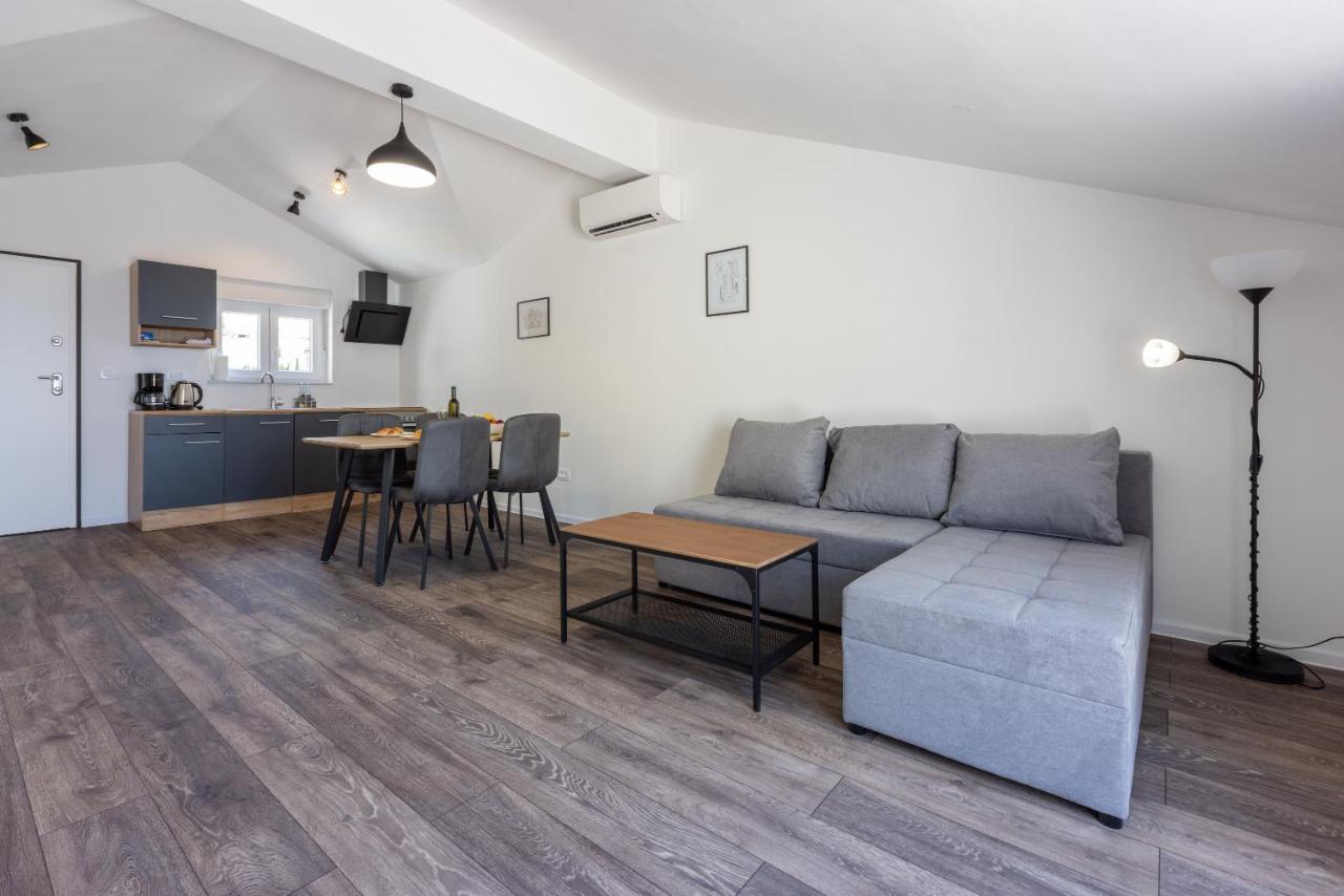 Luxury Apartments Lovorka 3 & 4***/**** Selce Exterior foto