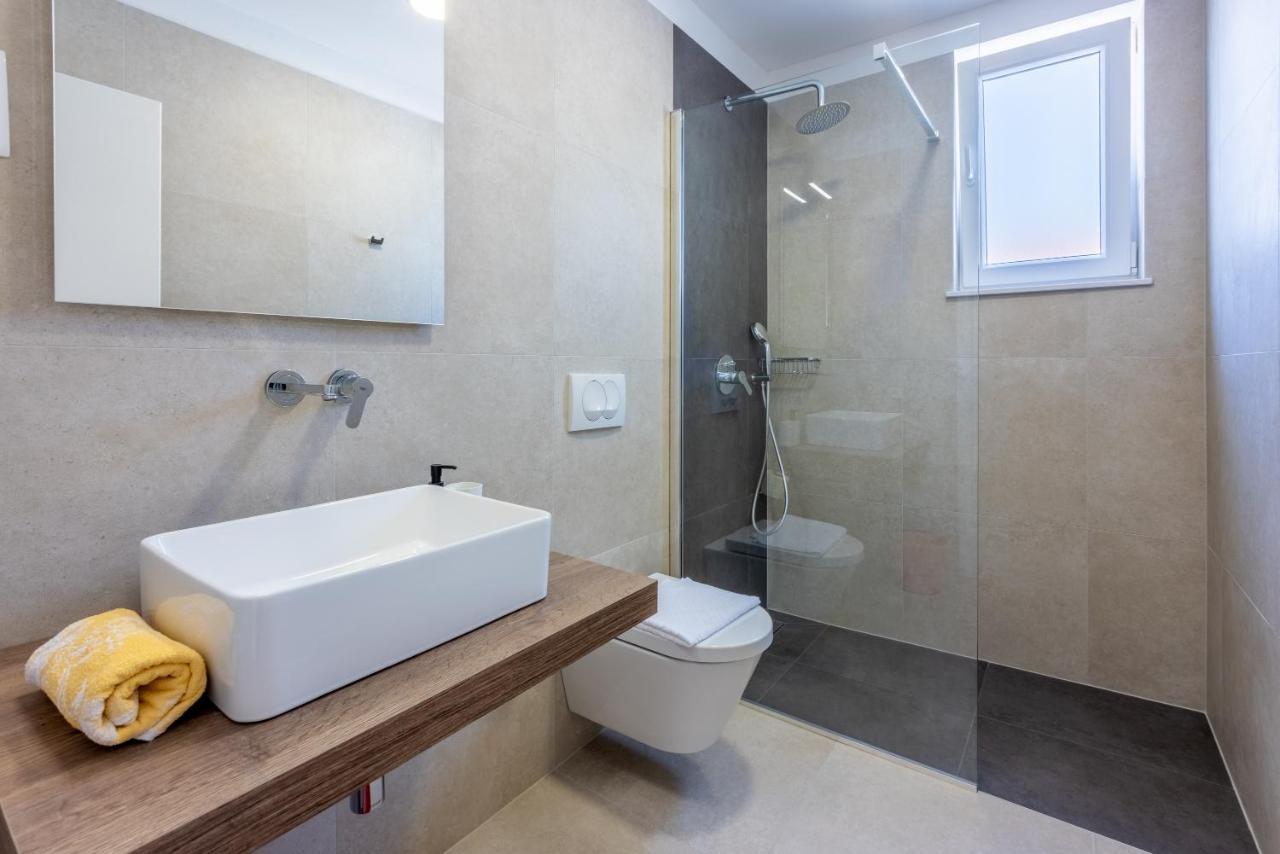 Luxury Apartments Lovorka 3 & 4***/**** Selce Exterior foto