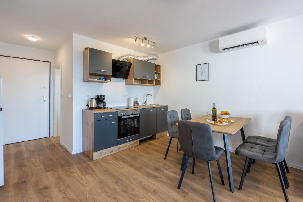 Luxury Apartments Lovorka 3 & 4***/**** Selce Exterior foto